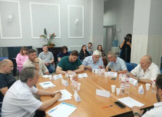 В Ростове обсудили старт выборов в Госдуму: 30 одномандатников, 8 партий и первые прогнозы В Ростове-на-Дону политологи обсудили начало предвыборной кампании в Госдуму //Фото Дом журналистов