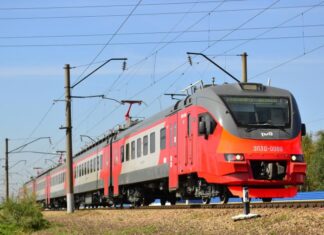 Ростовчане будут ездить на электропоездах «Зарянка» Электропоезд «Зарянка» (ЭП3Д) //Фото пресс-службы Северо-Кавказской железной дороги