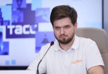 «Здесь редко откликаются на голоса»: как волонтёры «ЛизаАлерт» ищут пропавших в Ростовской области Константин Чернявский, координатор поисков «ЛизаАлерт» //Фото Эрик Романенко, ТАСС