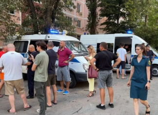На месте ЧП на Королёва развернули приёмную для пострадавших //ГУ МВД по Ростовской области