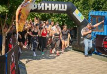 Фестиваль бега «Казаки» объединил десятки спортсменов Ростовской области Десятки спортсменов приняли участие в фестивале бега с препятствиями «Казаки» //Фото ВКБ-Новостройки