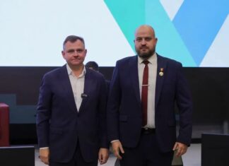 Ростовский врач получил медаль за спасение людей на пляже в Архипо-Осиповке Ростовский врач получил медаль за спасение людей на пляже в Архипо-Осиповке //Фото пресс-службы Правительства Ростовской области