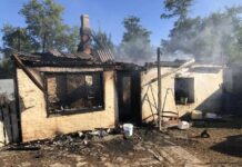 Пенсионерка погибла при пожаре в частном доме Сгоревший дом // Фото с официального телеграм-канала МЧС России по Ростовской области