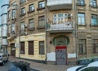 Доходный дом Дерткезовых в Ростове признали аварийным и хотят снести, жители готовят иск
