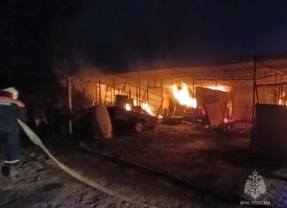 Сварочные работы стали причиной пожара в Кагальницком районе Пожар в Кагальницком районе // Фото: пресс-служба МЧС России по Ростовской области