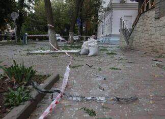 В Ростове из-за атаки беспилотников пострадала Донская государственная публичная библиотека Результаты атаки БПЛА // Фото с официального телеграм-канала губернатора области Юрия Слюсаря