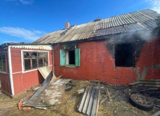 В Ростовской области произошел пожар из-за включенной зарядки Пострадавший дом // Фото: пресс-служба МЧС России по Ростовской области