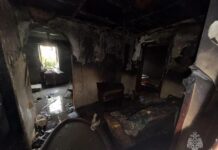 Пенсионер погиб при пожаре в частном доме в Шахта Последствия пожара // Фото: пресс-служба МЧС России по Ростовской области