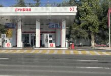 На заправках Ростова сокращаются очереди, но АИ-95 по-прежнему в дефиците Заправка // Фото "Городской репортер"