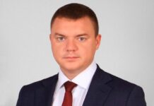 В Таганроге задержан замглавы администрации по подозрению в получении взятки Замглавы администрации Таганрога Егор Долматов //Фото Администрация Таганрога