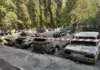 Во дворе дома минувшим летом сгорело сразу 19 машин //Фото Мария Гиченко, «КП-Ростов-на-Дону»