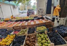 В Ростове выявили нелегальную торговлю продуктами возле жилых домов на Гагринской и Таганрогской Магазины-нарушители // Фото Департамента потребительского рынка Ростовской области