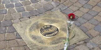 Одной звездой больше: В Ростове установили памятный знак Киму Назаретову //Фото Городской репортер