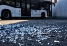 Пять новых автобусов получили повреждения при атаке БПЛА в Ростове Последствия атаки // Фото: социальные сети губернатора Ростовской области Юрия Слюсаря
